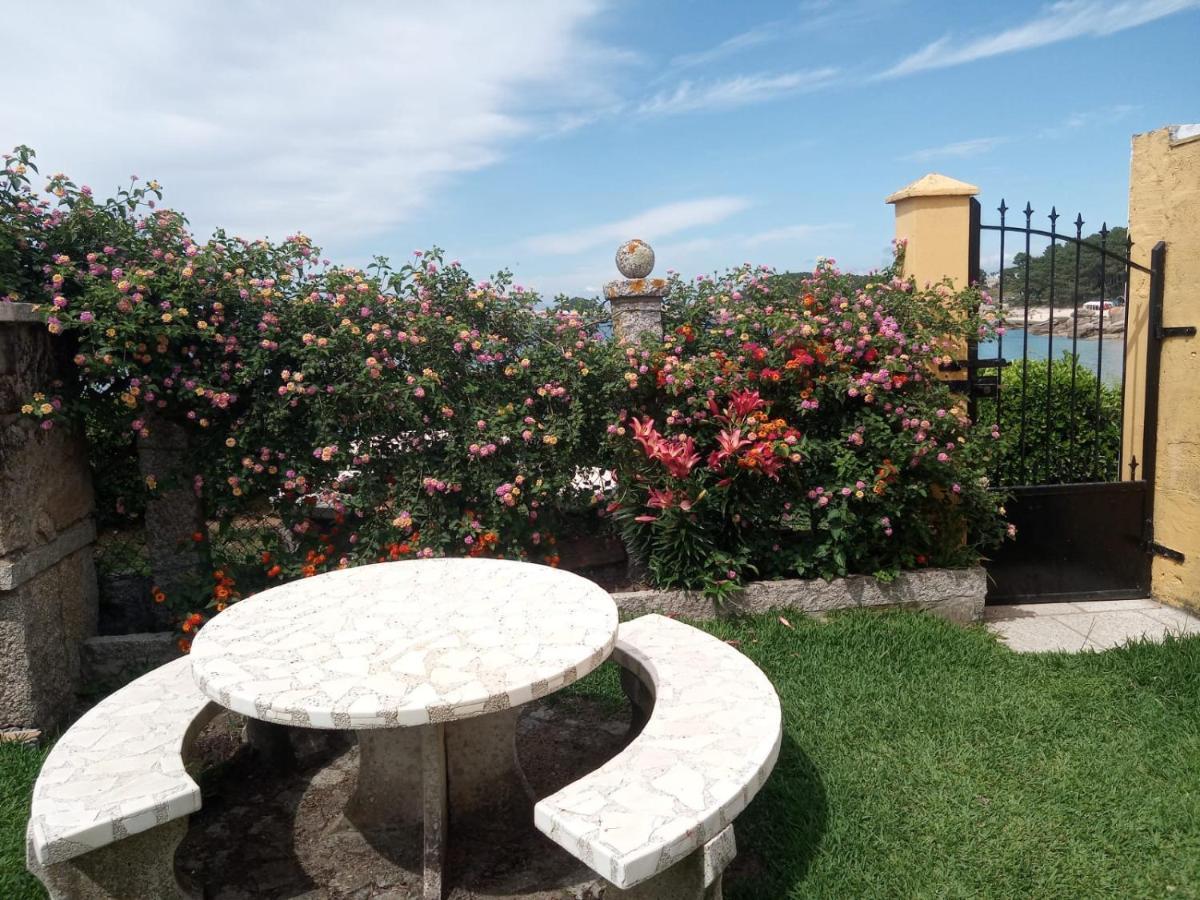 Casa Con Jardin En Primera Linea De Playa 格罗韦 外观 照片